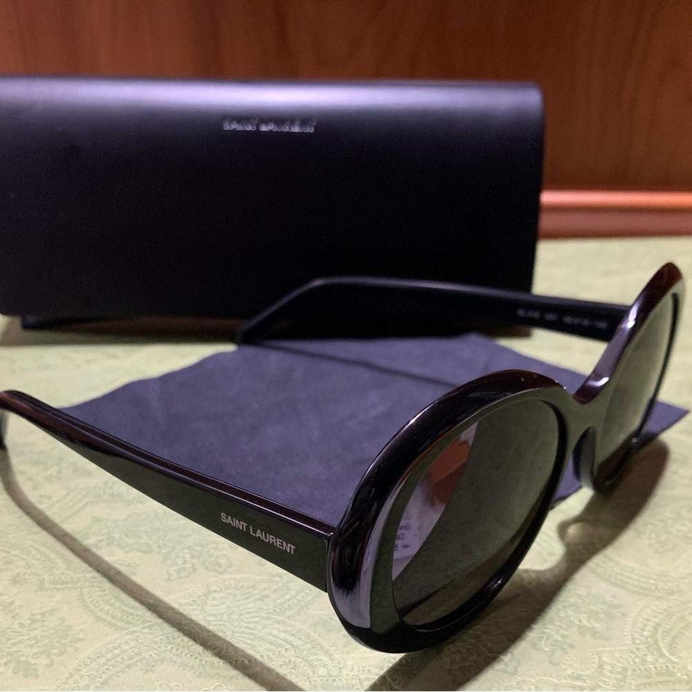 Authentic Overized/Oval Shape YSL Sunglasses ❤️